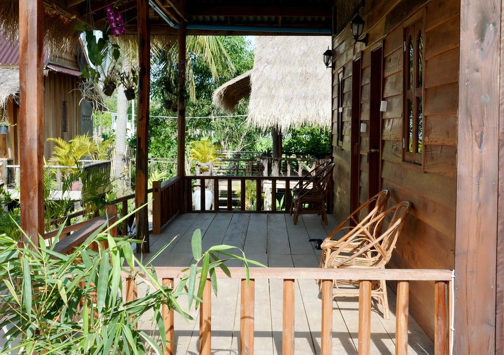 Fish Island Bungalows Kampot Eksteriør billede