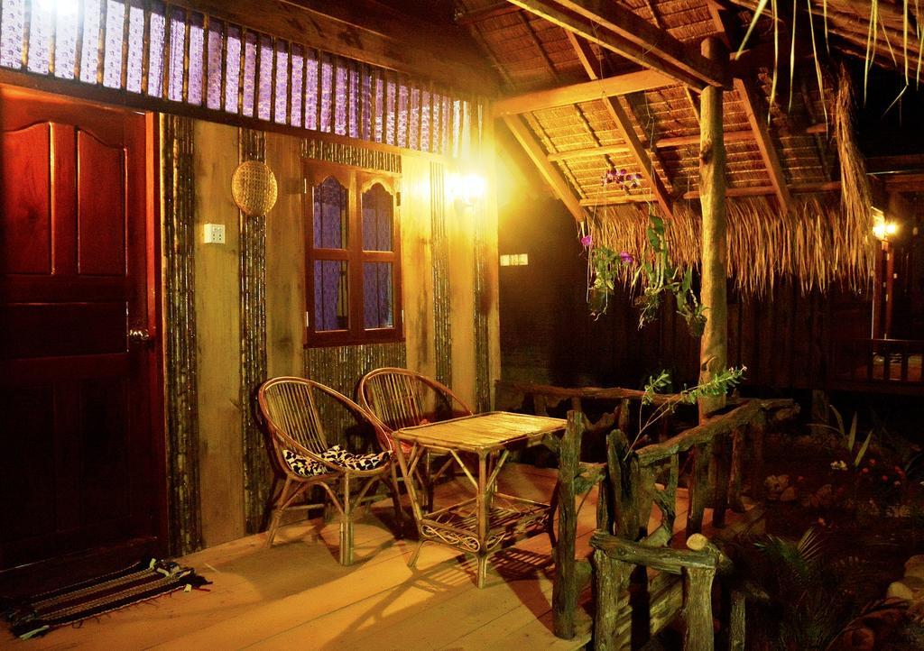 Fish Island Bungalows Kampot Eksteriør billede