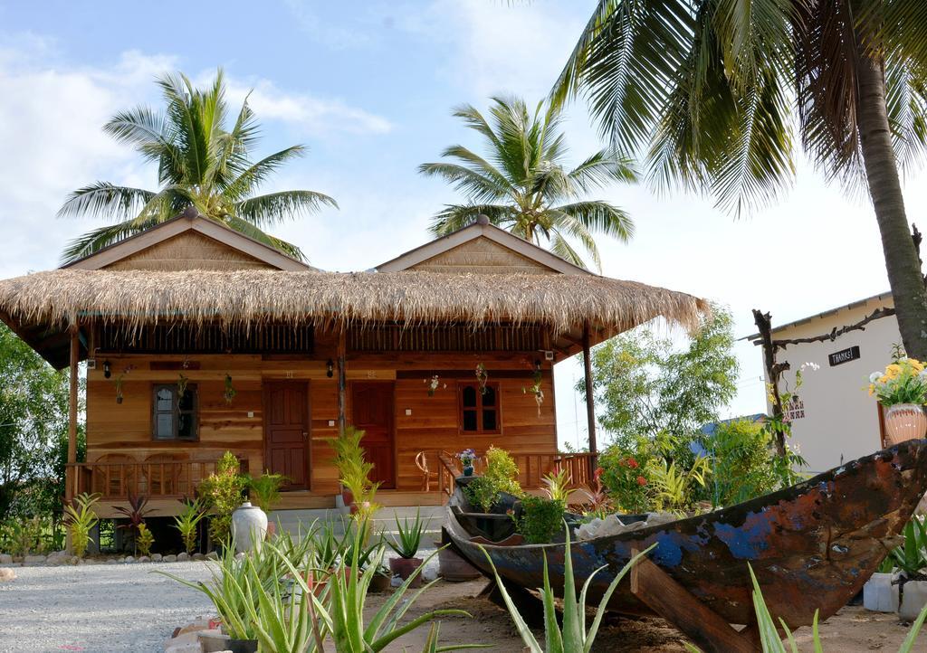 Fish Island Bungalows Kampot Eksteriør billede