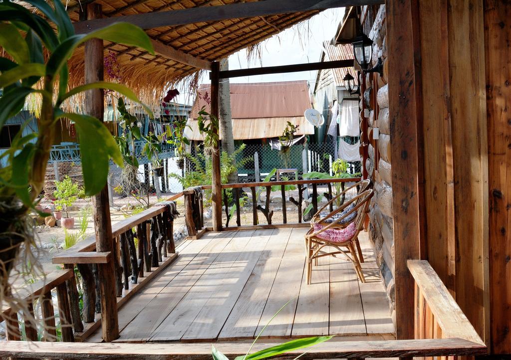 Fish Island Bungalows Kampot Eksteriør billede