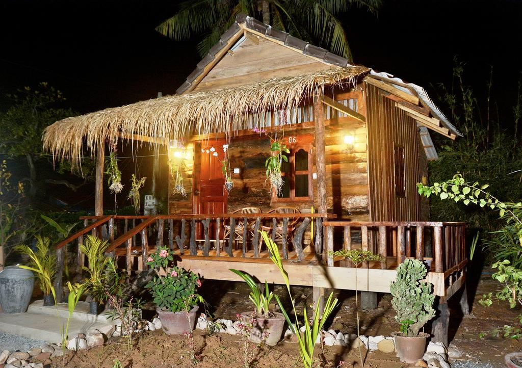 Fish Island Bungalows Kampot Eksteriør billede